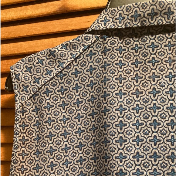 H&M Blue, Gold & Black Graphic Design Chiffon Sleeveless High Low Top - Picture 11 of 12